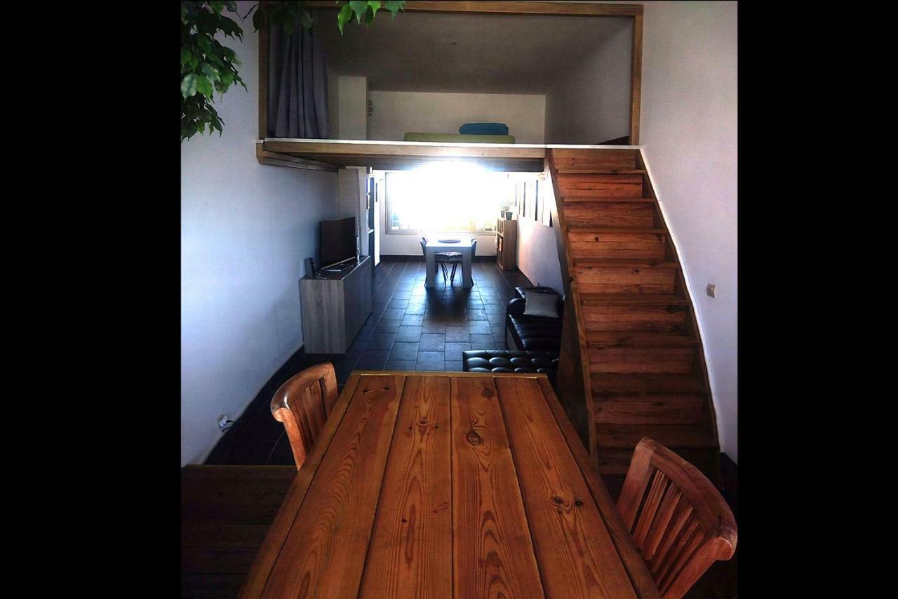 דירות סיינט דניס Loft Mezzanine Verriere Avec Vue מראה חיצוני תמונה